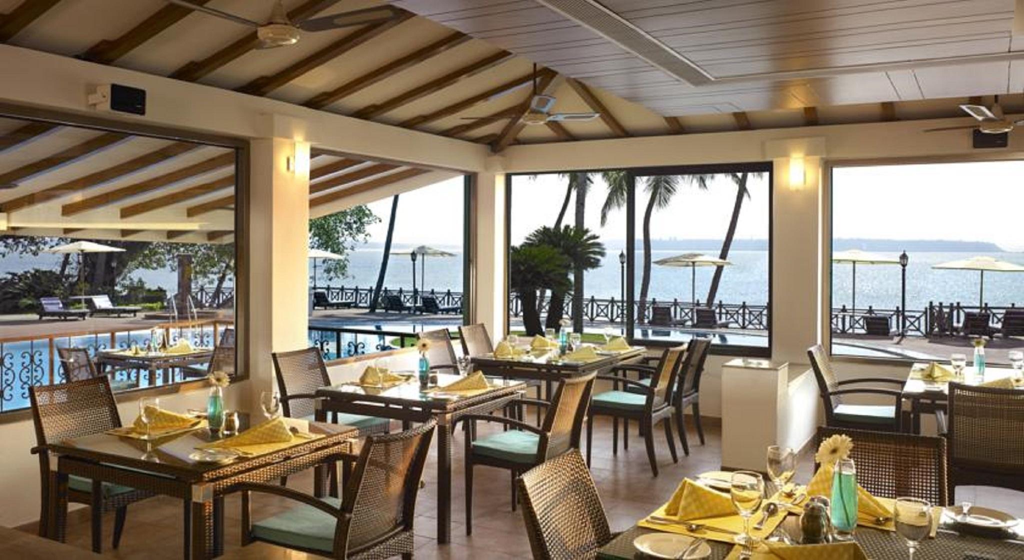 Taj Cidade De Goa Heritage, Goa Santa Cruz Exteriör bild The Bayview lounge at Mumbai airport