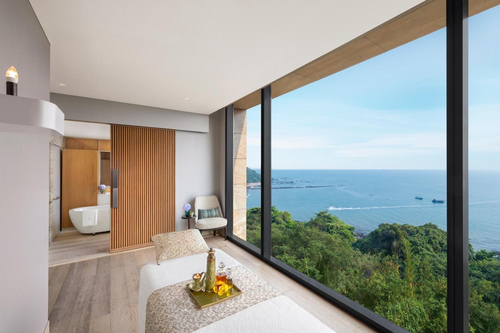 Taj Cidade De Goa Heritage, Goa Santa Cruz Exteriör bild The view from the bathroom of a suite at The Cape