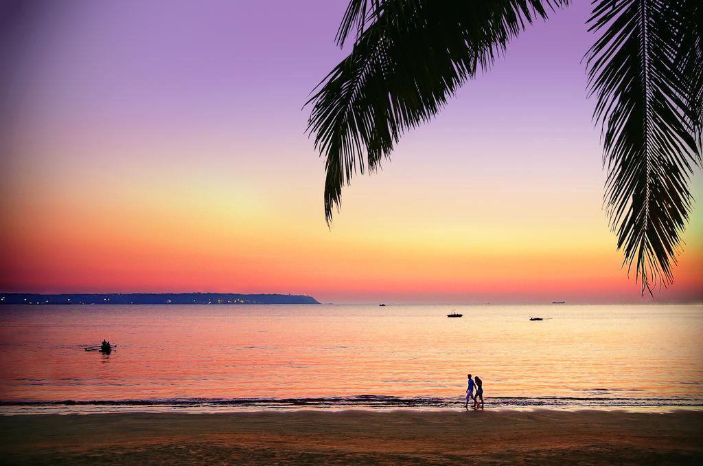 Taj Cidade De Goa Heritage, Goa Santa Cruz Exteriör bild Sunset at Patong Beach