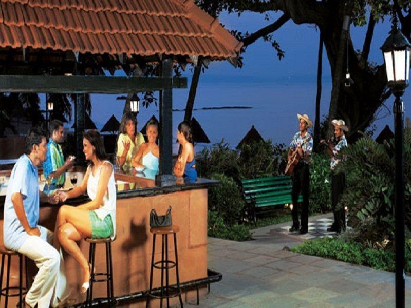 Taj Cidade De Goa Heritage, Goa Santa Cruz Exteriör bild The bar at the resort